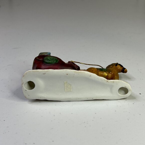 Christmas Village Miniature Horse & Carriage Figurine, Victorian-Style Couple - Picture 8 of 8